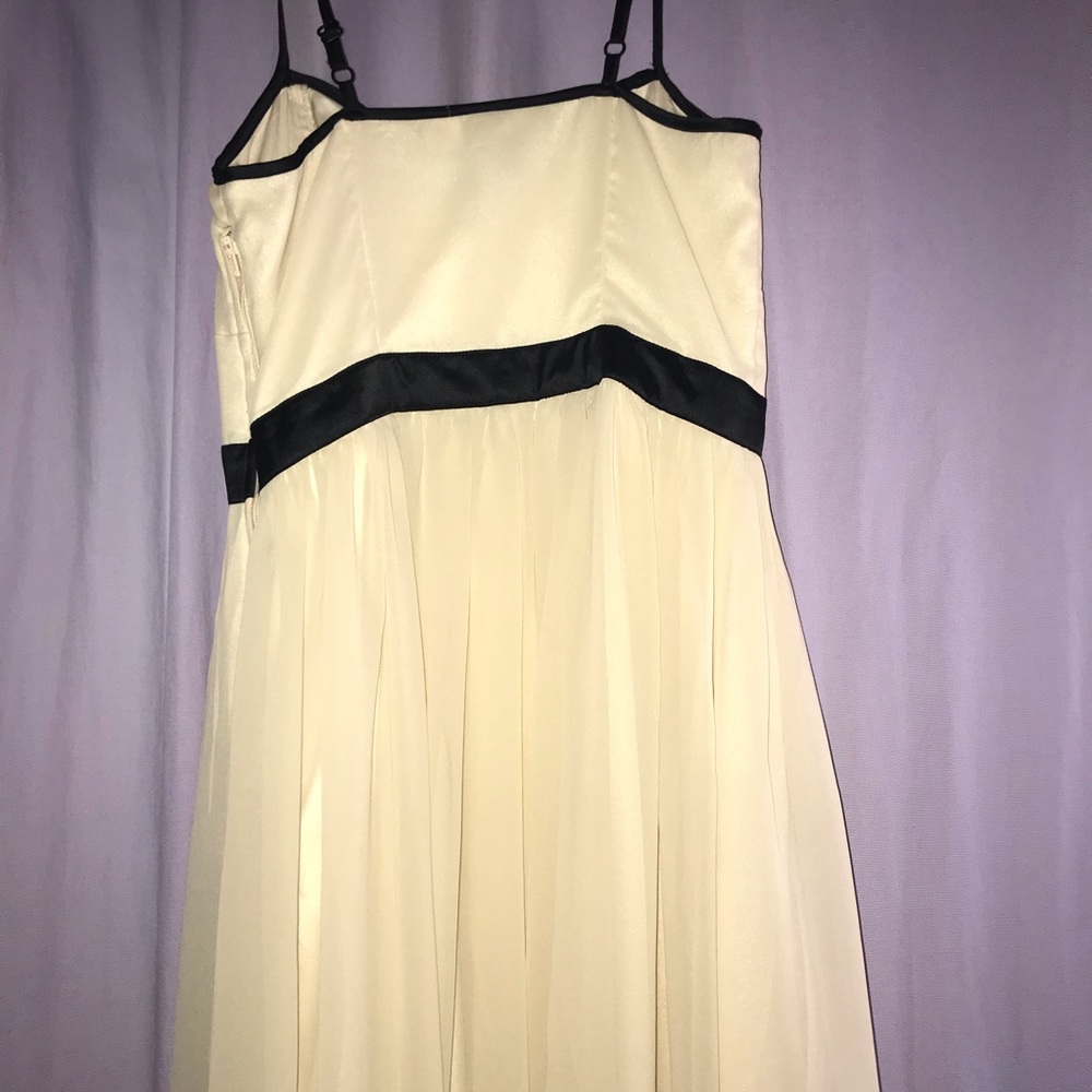 Dress - Picture 5 of 6
